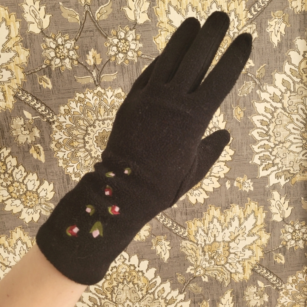 Black Gloves with Floral Embroidery
